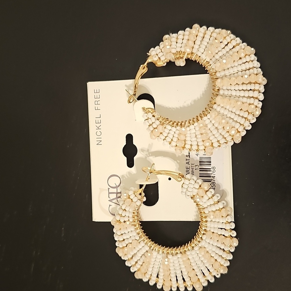 CATOS Elegant Cream Beaded Hoop Earrings